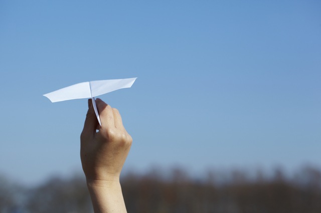 紙飛行機の折り方の簡単な手作り方法や作り方・DIY・レシピ