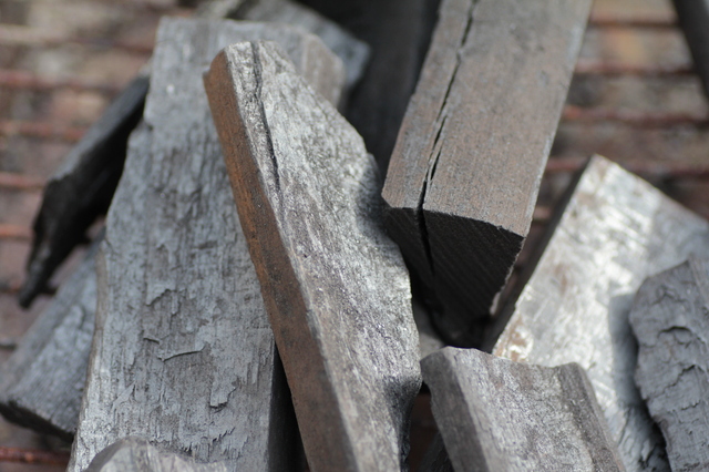 木炭の簡単な手作り方法や作り方・DIY・レシピ