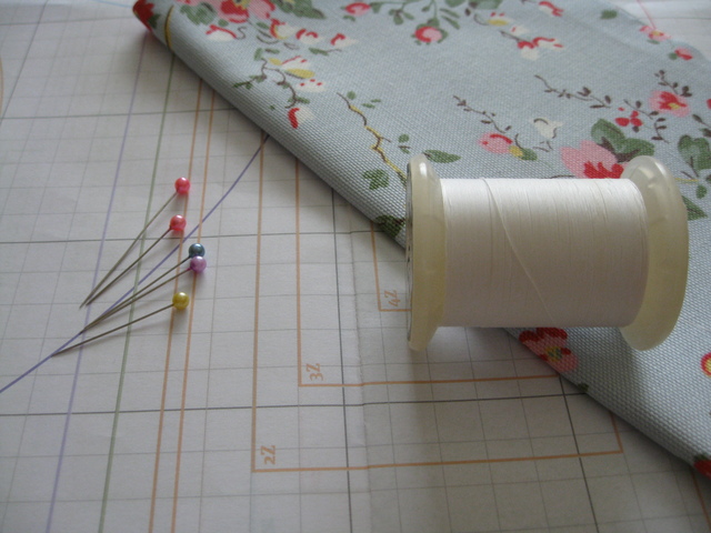 服の型紙の簡単な手作り方法や作り方・DIY・レシピ